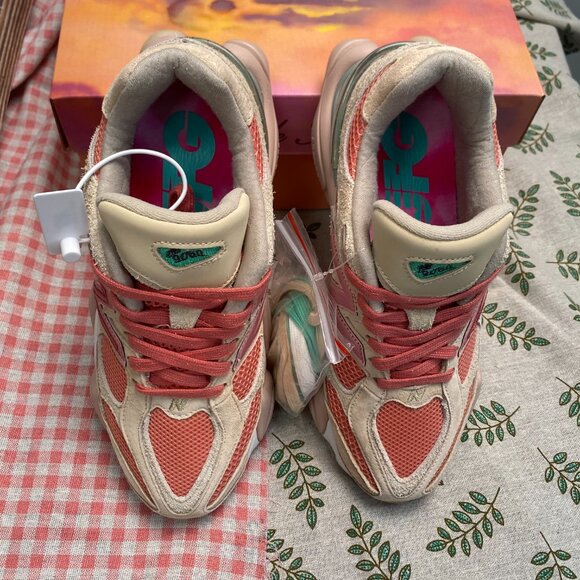 New Balance 9060 Red Cream - Picture 3 of 6